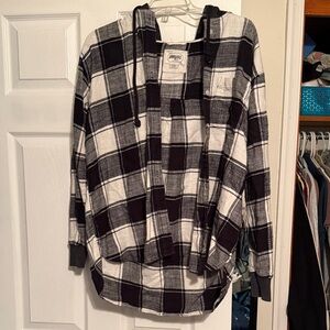 American Eagle Outfitters Black and White Plaid Button Down Shirt